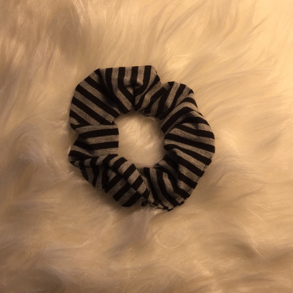 Gray and black stripe scrunchy